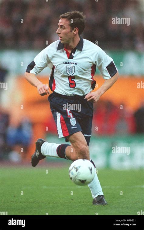 GARETH SOUTHGATE ENGLAND & ASTON VILLA FC 02 April 1997 Stock Photo - Alamy