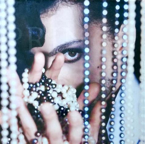 File:Diamonds And Pearls - The Singles.jpg - Prince Vault