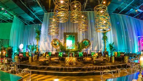 Kehoe Designs | EMERALD CITY-INSPIRED HOLIDAY PARTY AT THE GERAGHTY | Photo | PartySlate