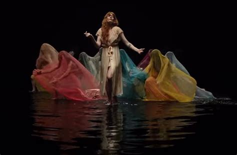 Florence + The Machine impacta con la poderosa coreografía de su nuevo ...