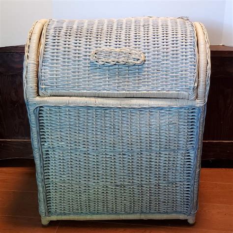 Lot #11 - White Wicker Hamper With Cloth Liner and Handles - Puget Sound Estate Auctions.com