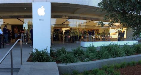 Revamped Apple Store Infinite Loop Reopens In Cupertino [Photos] | Redmond Pie