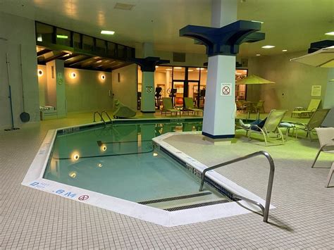 Sheraton Syracuse University Hotel & Conference Center Pool: Pictures ...