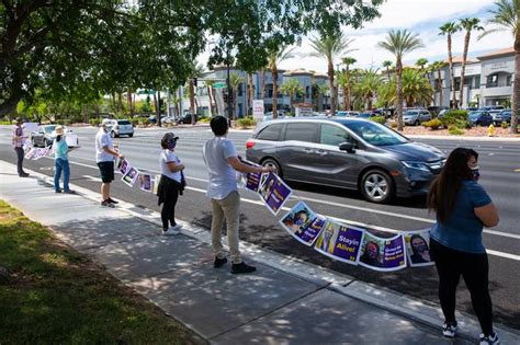 Photograph : Healthcare Workers Protest Outside MountainView Hospital ...