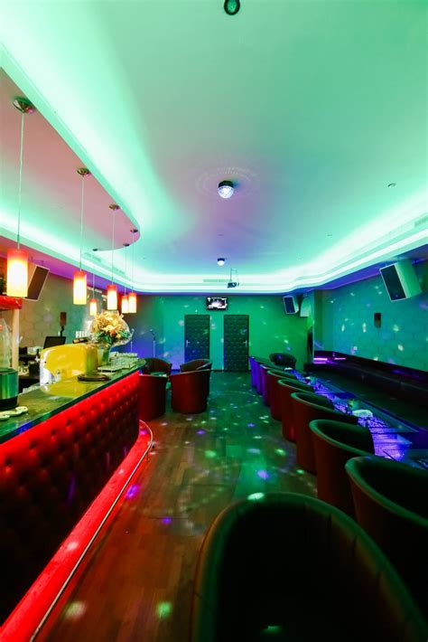 KTV - Bar / 1718 KTV, Vienna Designed by Godofredo Carlos Geyer | Innenarchitektur, Restaurant, Café