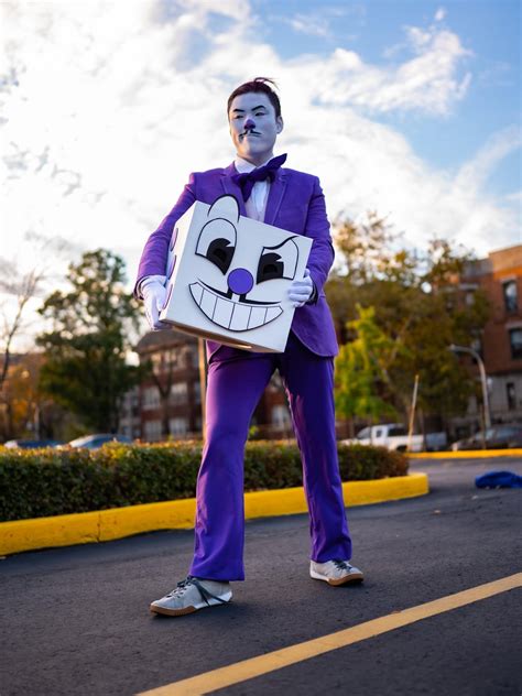 My King Dice cosplay for Halloween 🎲🎲🎲 : r/Cuphead