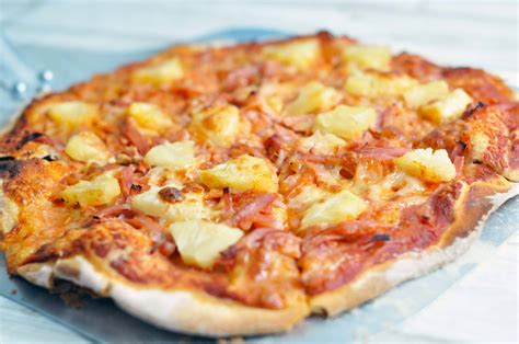 Hawaiian pizza - a sure hit with the kids | Mambeno.co.uk