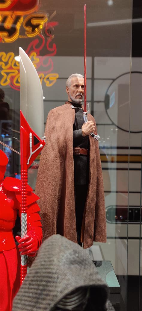 Count Dooku curved hilt light saber quite underrated imo : r/StarWars