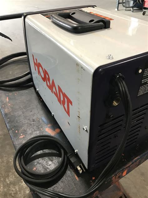 HOBART HANDLER 140 MIG WELDER / WELDING MACHINE for Sale in Manvel, TX - OfferUp