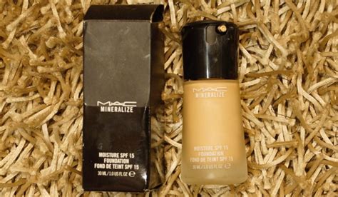 MAC Mineralize Moisture SPF 15 Foundation Review, Swatches