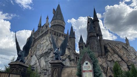 The Magical Rides at The Wizarding World of Harry Potter | Chip and Company | Harry potter land ...