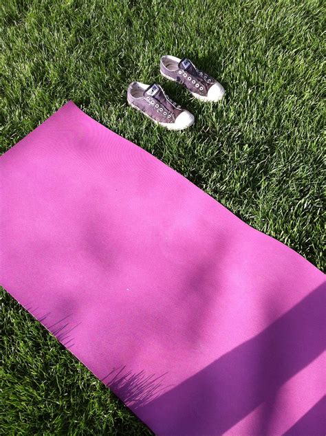 Outdoor yoga | Yoga mat, shoes and green grass. | Celeste Lindell | Flickr