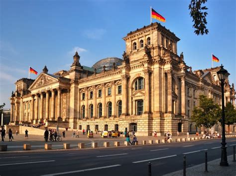 All You Need to Know about Visiting Berlin’s Reichstag | TravelGeekery