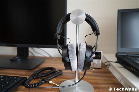 Beyerdynamic DT 990 PRO 250-Ohm Studio Headphones Review - TechWalls