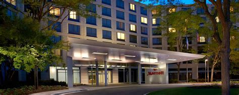 Hotel Amenities & Contact Information | Chicago Marriott Naperville