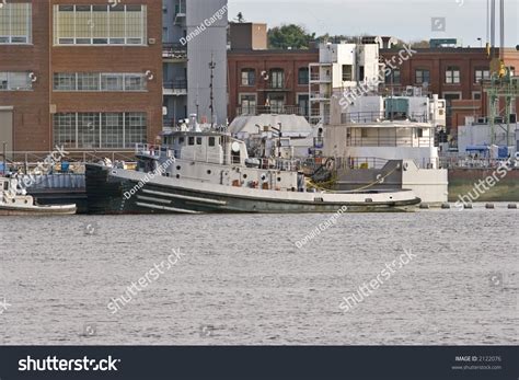 Us Navy Tug Boat At Navy Shipyard Stock Photo 2122076 : Shutterstock