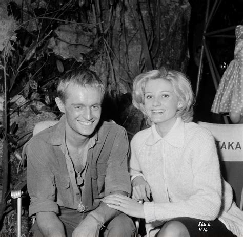 David McCallum with his wife Jill Ireland on the set of JUNGLE FIGHTERS ...