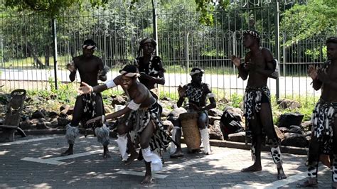 Zimbabwe Traditional Dancing - YouTube