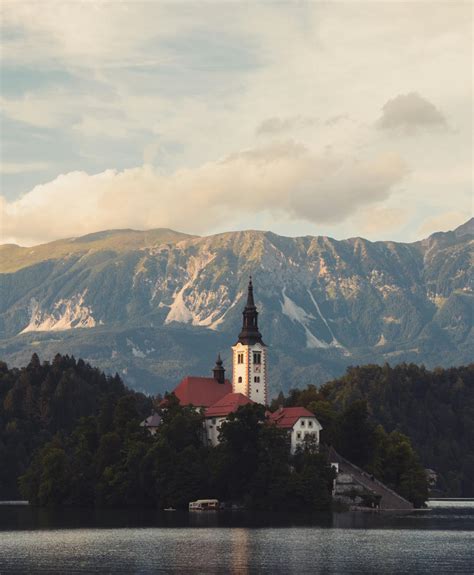 The Church in Middle of Lake Bled · Free Stock Photo