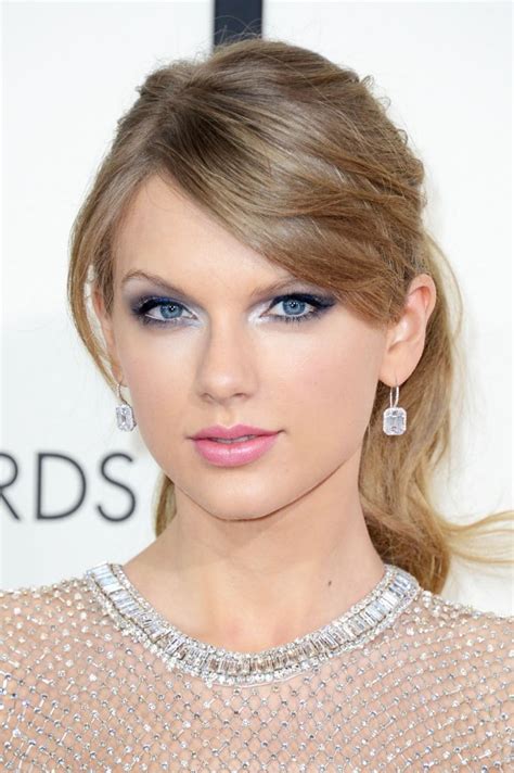 Silvester make up kleine augen | Taylor swift makeup, Taylor swift hair ...