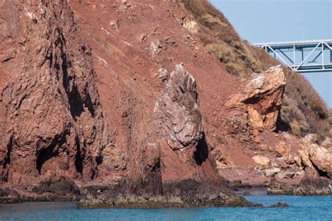 Red Rock Island - Boating San Francisco