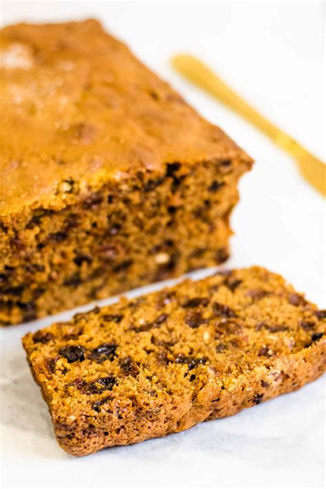 Easy Irish Tea Brack Recipe (Fruit Loaf Cake) - Tastefully Vikkie