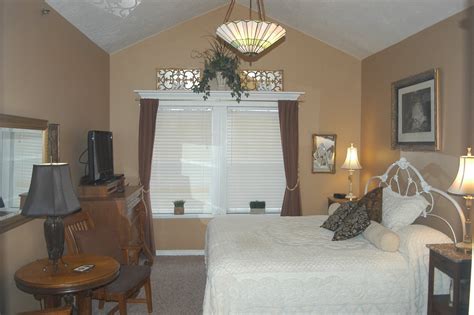 BIG YELLOW INN BED & BREAKFAST - Updated 2022 Prices & B&B Reviews (Cedar City, Utah)