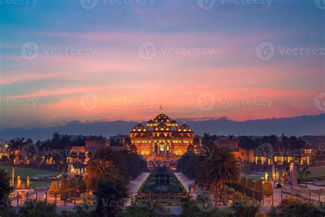 Night view of Akshardham temple in Delhi, India 2773460 Stock Photo at ...