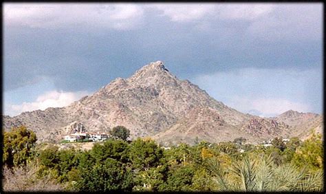 Piestewa Peak (aka Squaw Peak) in the Phoenix Mountains Preserve, Phoenix, Arizona.