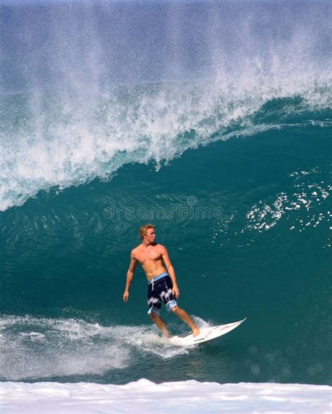 Jamie O'brien Surfing A Wave At Pipeline Hawaii Editorial Image - Image ...