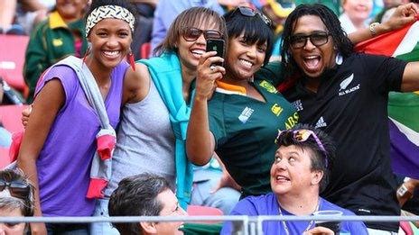 How South Africa is learning to live with mixed-race couples - BBC News