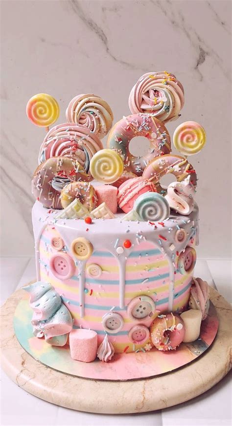 Pretty Cake Designs for Any Celebration : Yummy Cake Decorated with Sweets