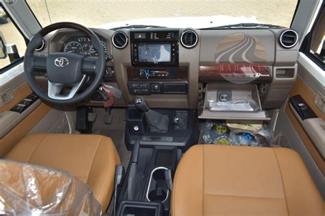 Land Cruiser 76 | Sahara Motors Dubai