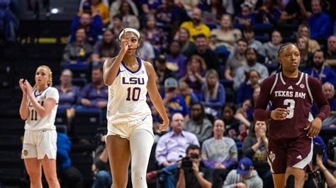 Angel Reese leads LSU women's basketball past Texas A&M