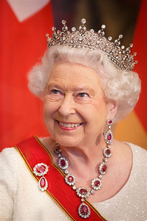 Queen Elizabeth The Queen Mother The Crown - Royal Rewind - Elizabeth II is crowned at ...