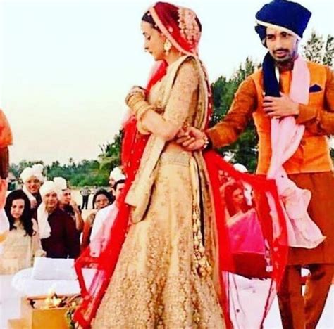 Sanaya Irani and Mohit Sehgal married! See wedding and reception pictures! - India.com