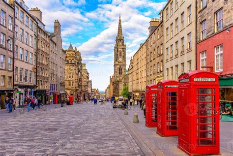 Street view of Edinburgh, Scotland UK 2556604 Stock Photo at Vecteezy