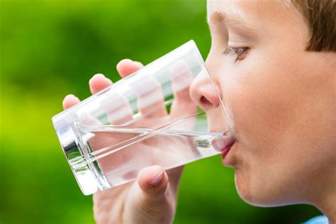 5 Tricks for Getting Your Kids to Drink More Water