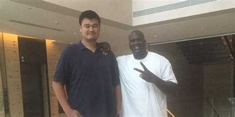 Photo: Yao Ming Makes Shaq Look Small - Business Insider