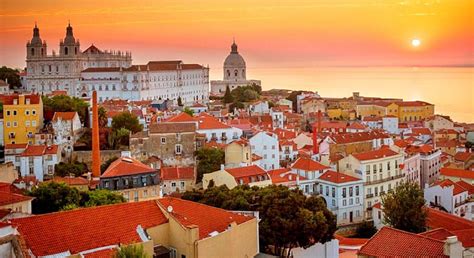 Walking Tour in Alfama - Lisbon | FREETOUR.com