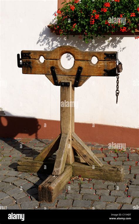 Pillory hi-res stock photography and images - Alamy