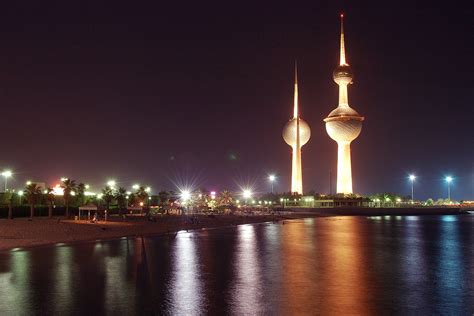 Kuwait Towers At Night | Went for an evening walk near Kuwai… | Flickr