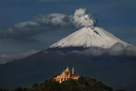 El Popocatepetl Volcano - SEONegativo.com