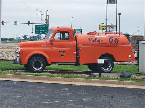 Clinton, Oklahoma (Route 66) - Route 66 Road Relics