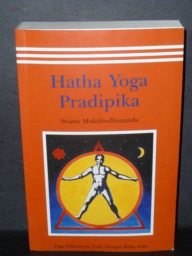 Hatha Yoga Pradipika: Swami Muktibodhananda: 9788185787381: Amazon.com ...