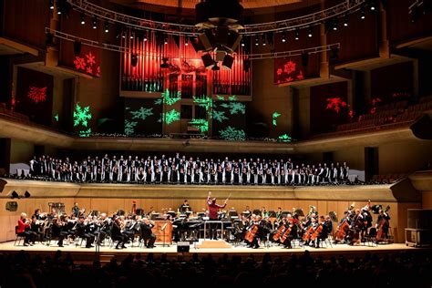 Toronto Symphony Orchestra Brings Its Holiday Concert Online - my/maSCENA