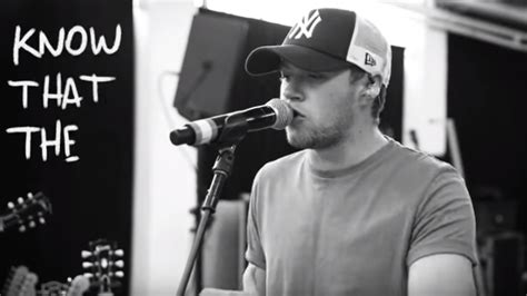 Niall Horan releases lyric video for 'Slow Hands' • Pop Scoop! - Music ...