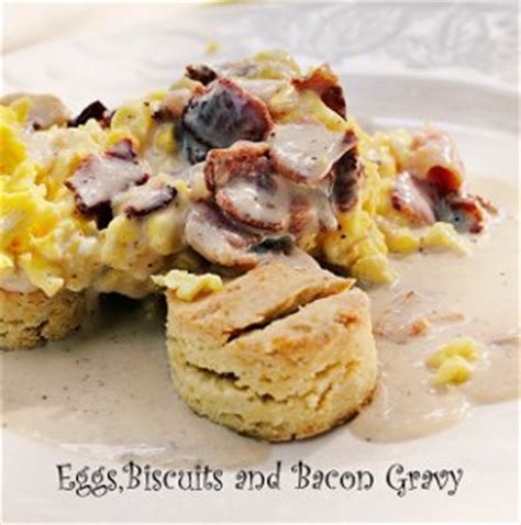 Bacon Gravy, Biscuits and Eggs | RecipeLion.com