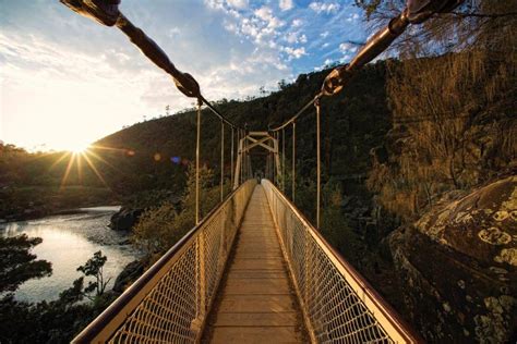 suspension-bridge-cataract-gorge-reserve-first-basin-and-cliff-grounds | Yuktravel Blog