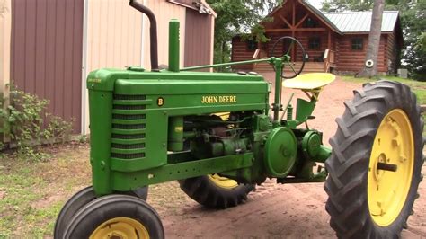 How To Start a 1940 John Deere Model B - YouTube